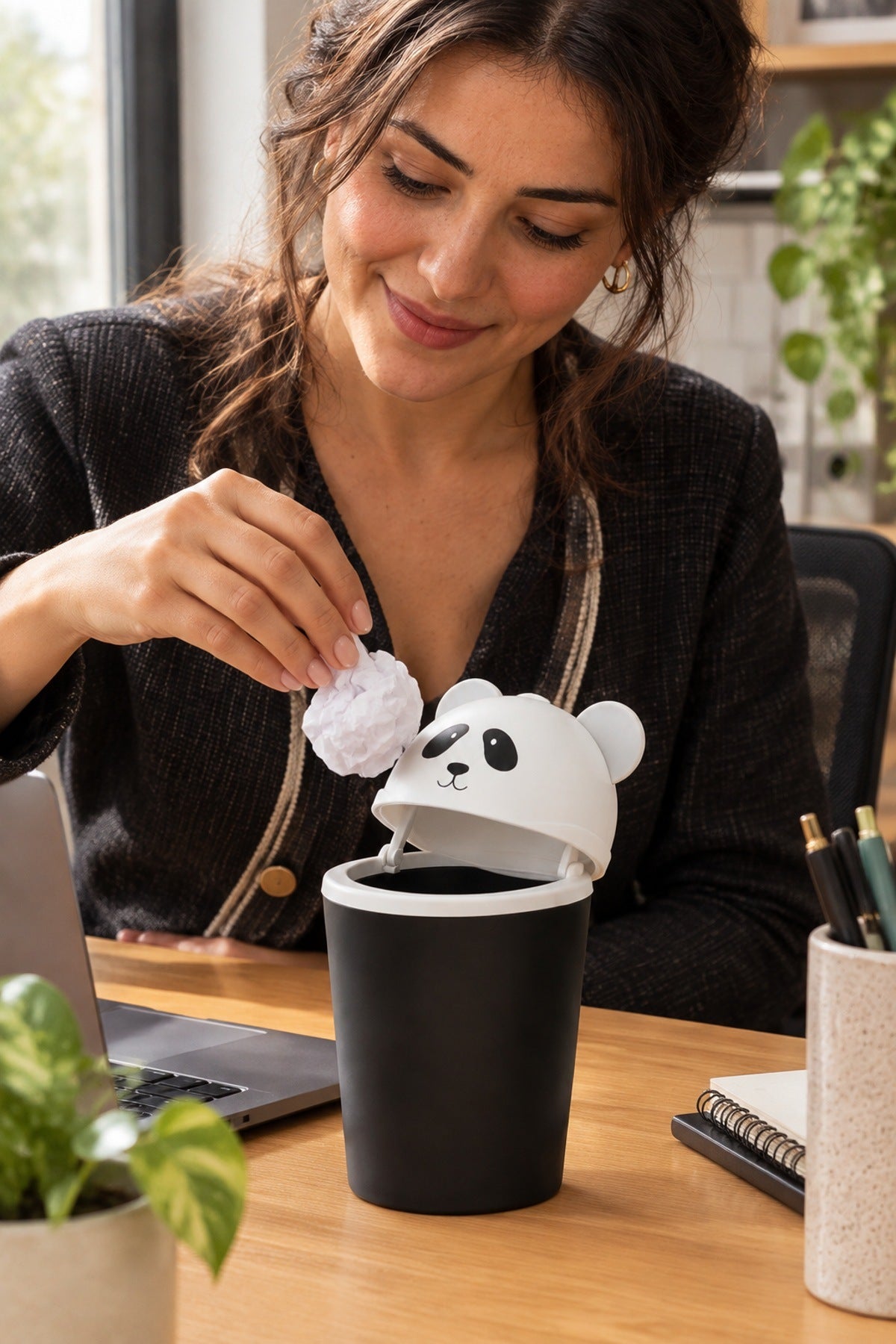 Panda Mini Masa Üstü Çöp Kovası Sallanır Kapaklı Ofis Çocuk Odası Maky