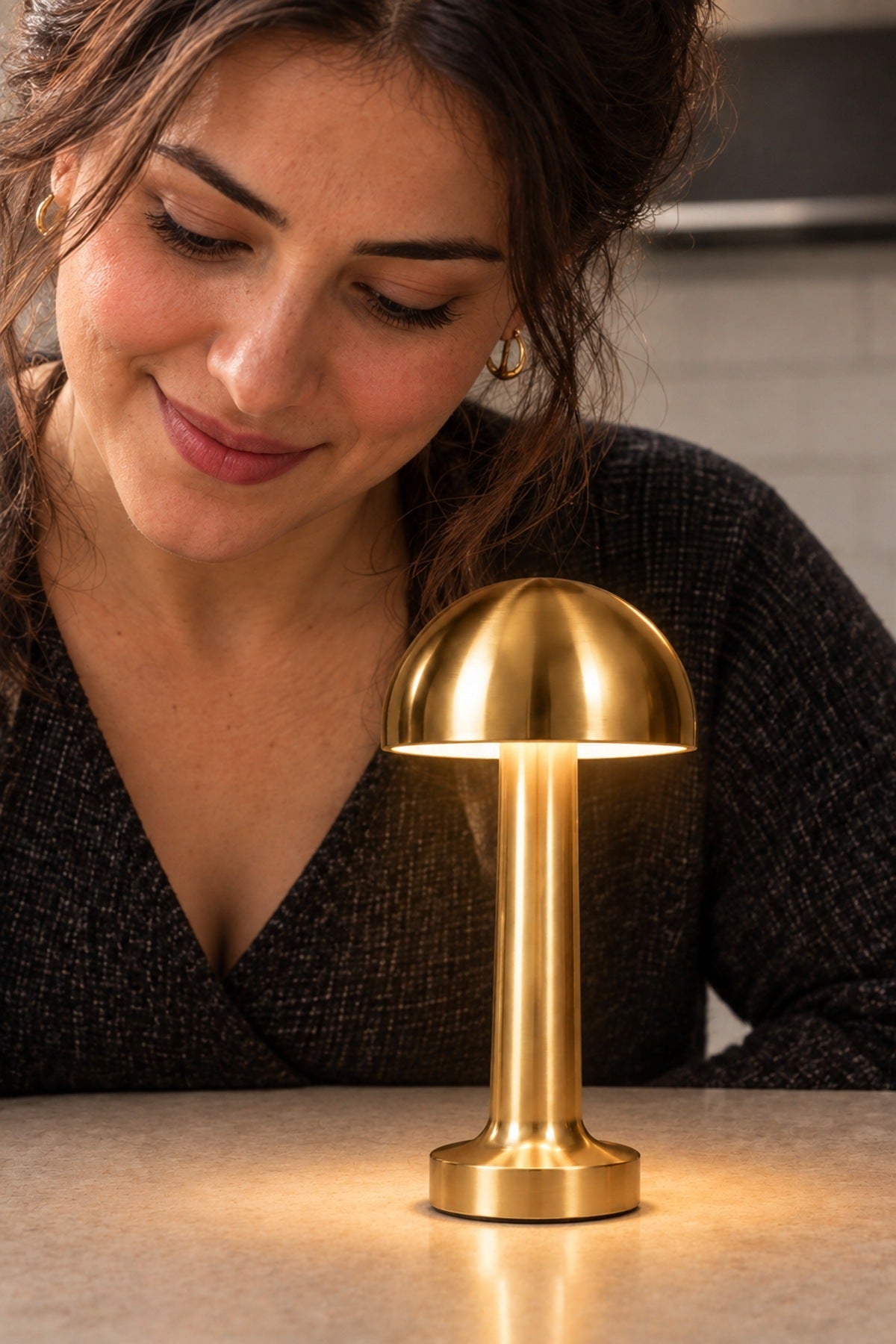 Mantar LED Masa Lambası Metal Gövde Şarjlı Kablosuz Altın