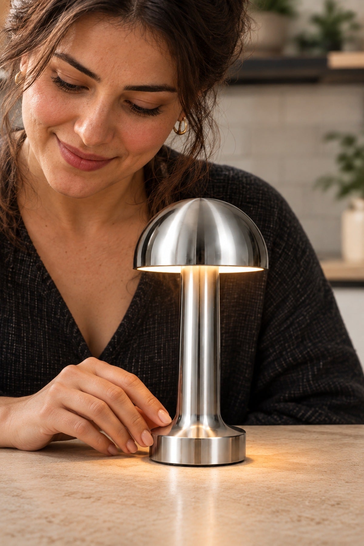 Mantar LED Masa Lambası Metal Gövde Şarjlı Kablosuz Gümüş